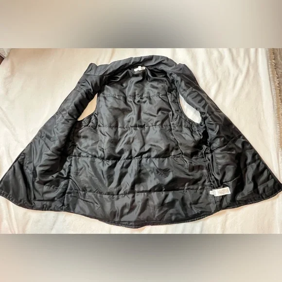 Maurices Women’s Black and White Plaid Quilted Vest with Pockets Size Large - Picture 14 of 15